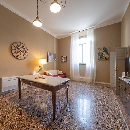 Lungarno Buozzi 7 Apartments Πίζα Εξωτερικό φωτογραφία