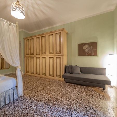 Lungarno Buozzi 7 Apartments Πίζα Εξωτερικό φωτογραφία