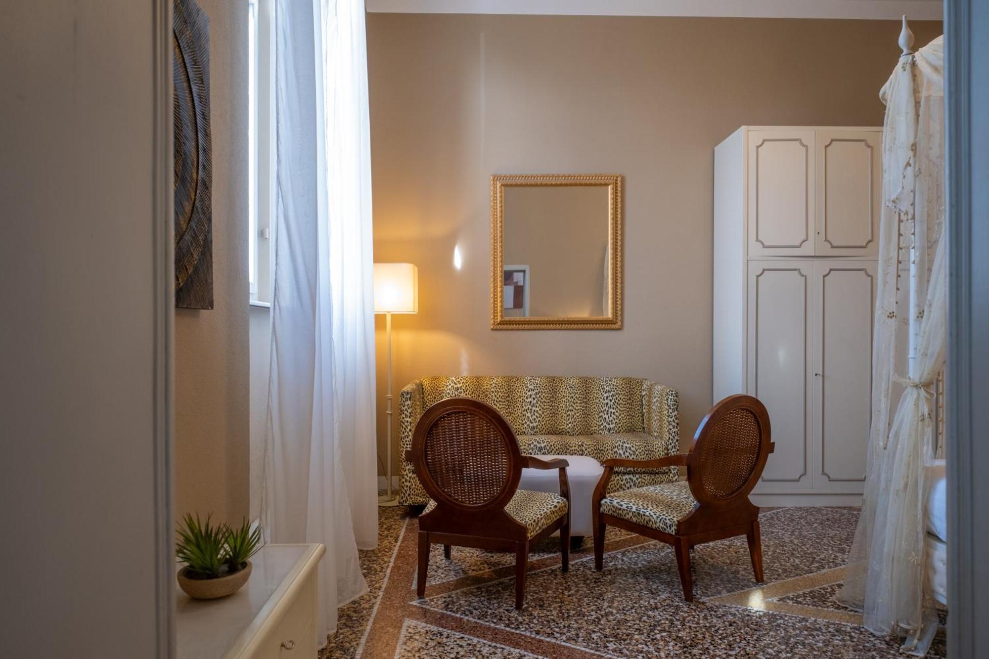 Lungarno Buozzi 7 Apartments Πίζα Εξωτερικό φωτογραφία