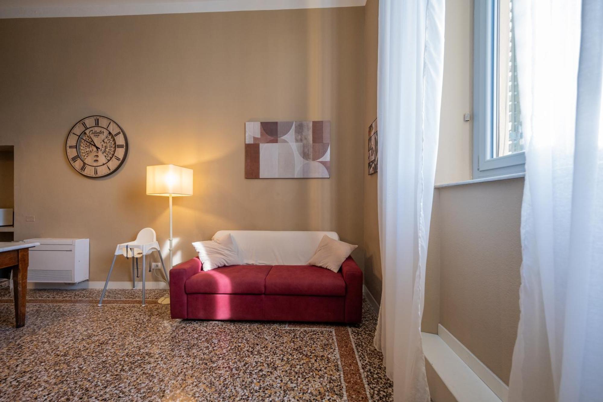Lungarno Buozzi 7 Apartments Πίζα Εξωτερικό φωτογραφία