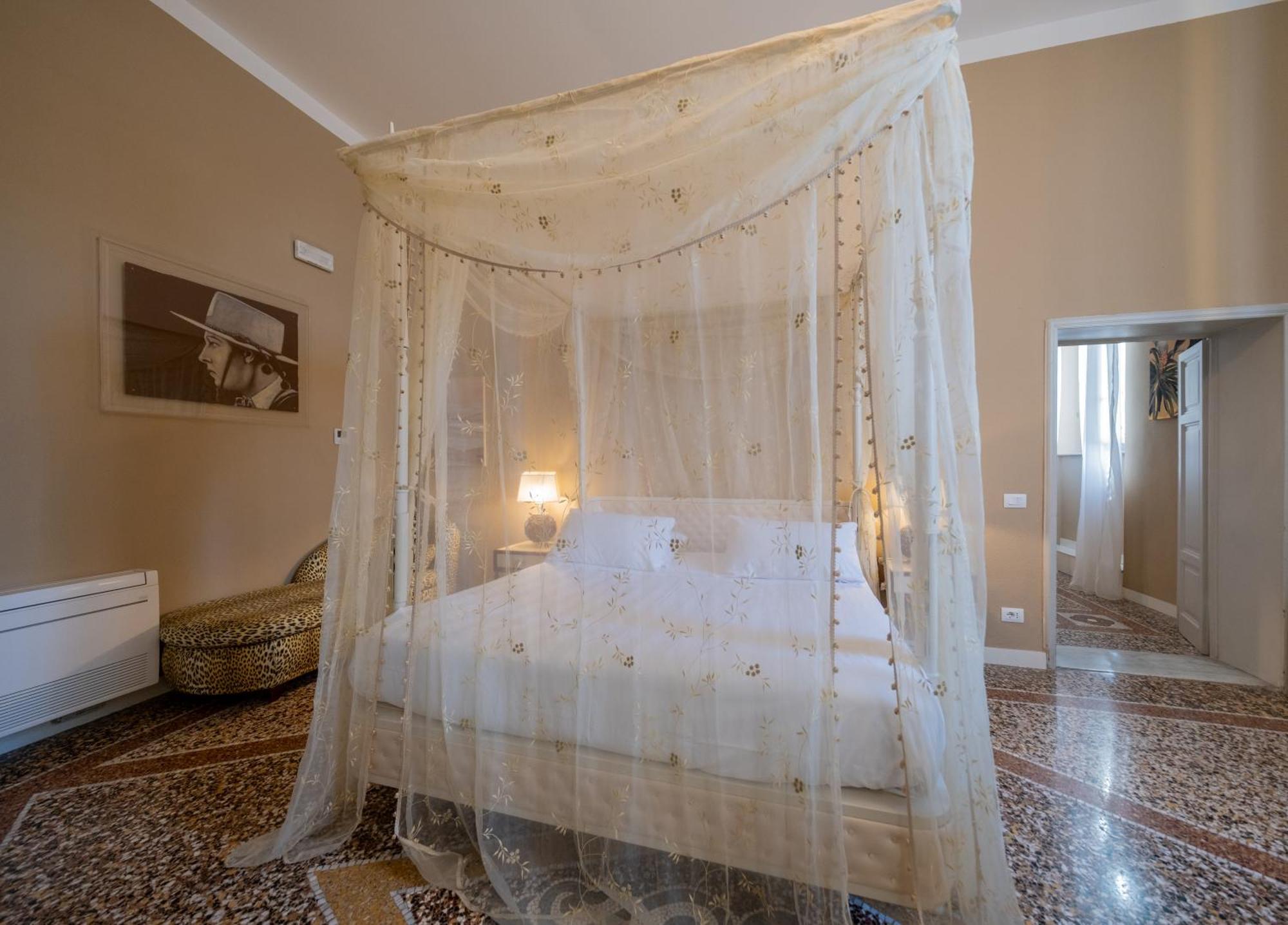 Lungarno Buozzi 7 Apartments Πίζα Εξωτερικό φωτογραφία